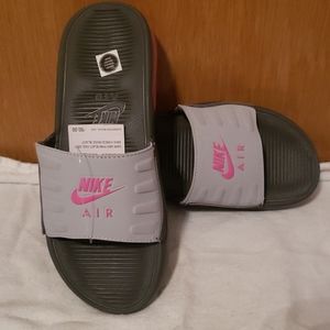 NIKE Air Max Camden Slides
